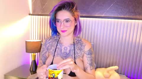 Snapshot of annie_hawk chatting on 07.17.26 ANNIE HAWK online show from 07.17.26