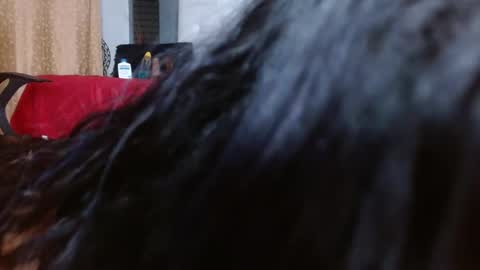 annie_scott_ online show from 02.24.25