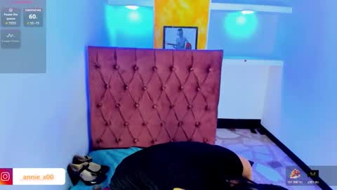 Snapshot of anniee_x chatting on 11.13.25 Anniee online show from 11.13.25