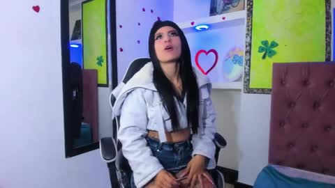 Anniee online show from 05.01.26