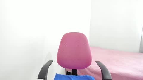 Annie  online show from 03.05.25