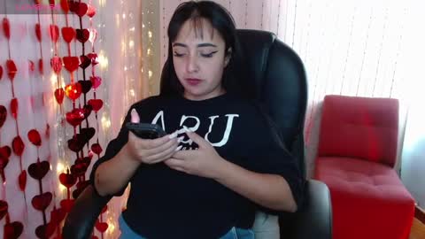 Snapshot of anniehh_ chatting on 03.06.25 Annie Independent model Hello all offline tokens are appreciated thank you for your support.33 online show from 03.06.25