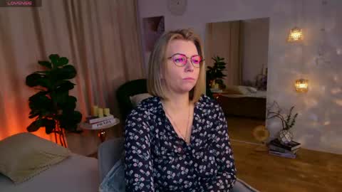 Annie online show from 05.07.26
