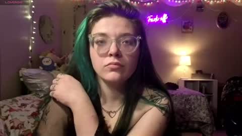 Snapshot of anniemarie445 chatting on 07.29.26 Darlingskiesxo online show from 07.29.26