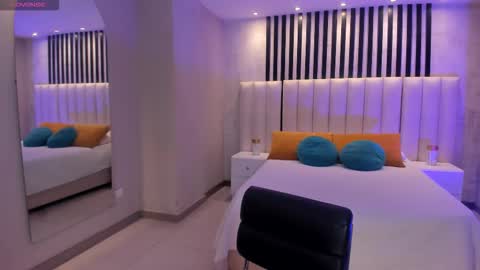 Annie Monroe online show from 02.01.26