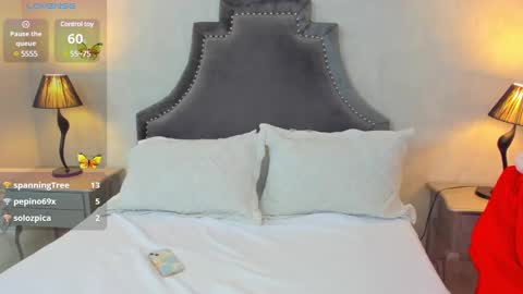 Anntonia Woods  online show from 12.12.24