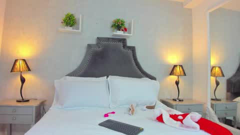 Anntonia Woods  online show from 12.24.24