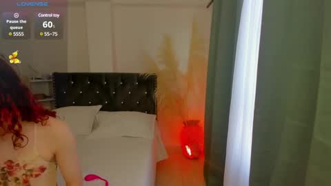 Anntonia Woods  online show from 02.06.25