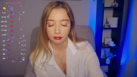 Snapshot of annvegga chatting on 09.28.25 Ann online show from 09.28.25