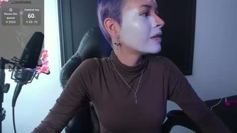 Snapshot of anny_kiitty_ chatting on 11.23.25 Anny online show from 11.23.25