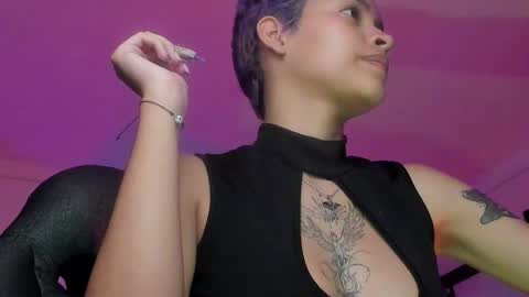 Snapshot of anny_kiitty_ chatting on 12.19.25 Anny online show from 12.19.25