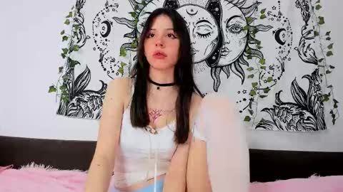 Snapshot of anny_leinhart chatting on 11.21.25 Ana online show from 11.21.25