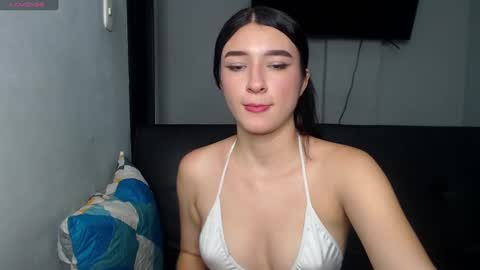 Snapshot of anny_naf chatting on 09.19.25 Anny online show from 09.19.25