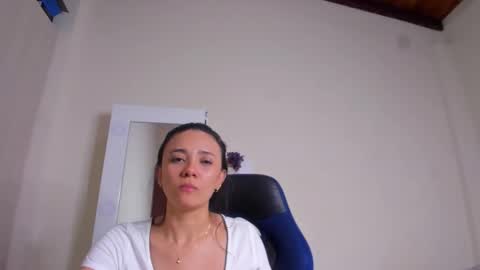 Valeria  online show from 12.17.25