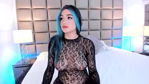 Snapshot of annyhizzle chatting on 03.01.25 online show from 03.01.25