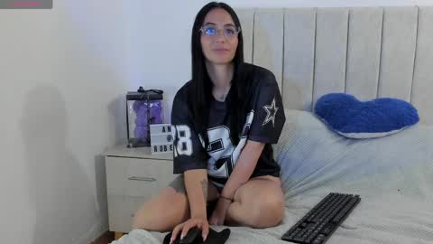 Anny online show from 04.28.26