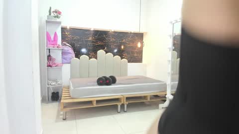 Anny online show from 09.19.25