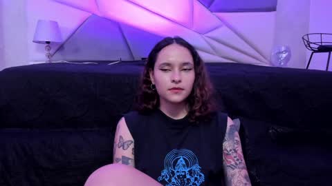 Snapshot of annythomsonn chatting on 12.27.24 AnnyT online show from 12.27.24