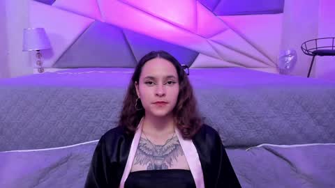 Snapshot of annythomsonn chatting on 01.12.25 AnnyT online show from 01.12.25