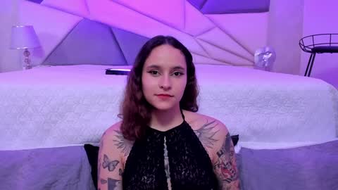 Snapshot of annythomsonn chatting on 01.25.25 AnnyT online show from 01.25.25