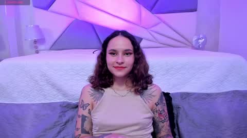 Snapshot of annythomsonn chatting on 01.26.25 AnnyT online show from 01.26.25