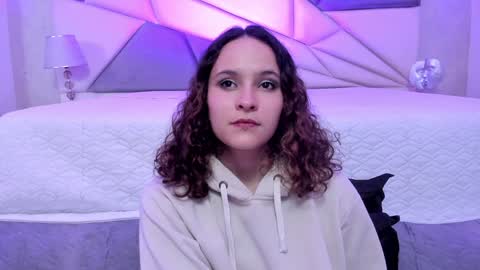 Snapshot of annythomsonn chatting on 01.30.25 AnnyT online show from 01.30.25