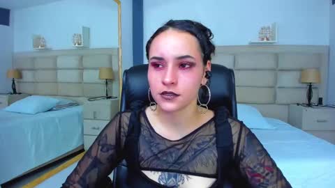 Snapshot of annythomsonn chatting on 09.17.25 AnnyT online show from 09.17.25