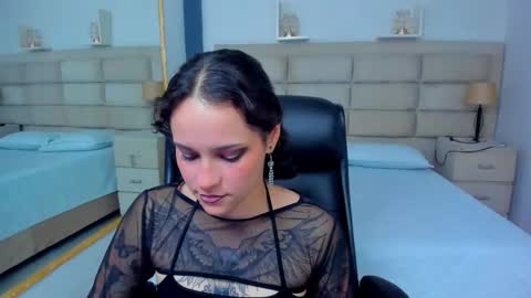 Snapshot of annythomsonn chatting on 10.16.25 AnnyT online show from 10.16.25