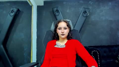 Snapshot of annythomsonn chatting on 10.18.25 AnnyT online show from 10.18.25