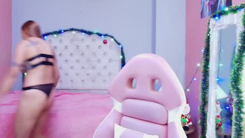 Snapshot of annyxhot chatting on 12.21.24 AnnyXhot online show from 12.21.24