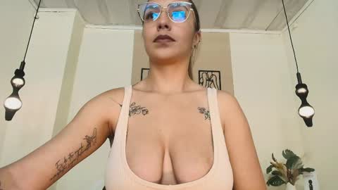 Snapshot of annyxhot chatting on 06.02.26 AnnyXhot online show from 06.02.26