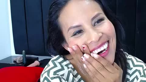 Anthonelaa   online show from 03.06.25