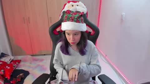 Snapshot of anto_sweet18 chatting on 12.24.24  My birthday is on december 2nd surprise me with a gift from my amazonlist online show from 12.24.24