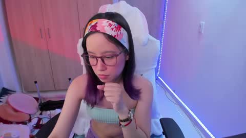 Snapshot of anto_sweet18 chatting on 01.18.25  My birthday is on december 2nd surprise me with a gift from my amazonlist online show from 01.18.25