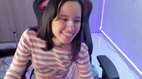 Snapshot of anto_sweet18 chatting on 01.20.25  My birthday is on december 2nd surprise me with a gift from my amazonlist online show from 01.20.25