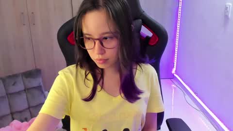 Snapshot of anto_sweet18 chatting on 01.30.25  My birthday is on december 2nd surprise me with a gift from my amazonlist online show from 01.30.25
