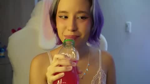 Snapshot of anto_sweet18 chatting on 09.12.25  My birthday is on december 2nd surprise me with a gift from my amazonlist online show from 09.12.25