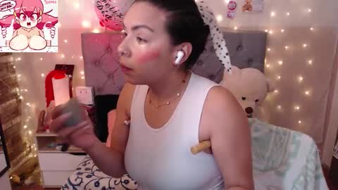 Snapshot of antolyh_c chatting on 09.11.25 antolyh_c online show from 09.11.25