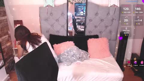 Snapshot of antolyh_c chatting on 12.02.25 antolyh_c online show from 12.02.25