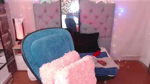 Snapshot of antolyh_c chatting on 02.14.26 antolyh_c online show from 02.14.26