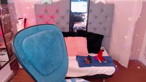 Snapshot of antolyh_c chatting on 03.05.26 antolyh_c online show from 03.05.26