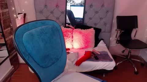 Snapshot of antolyh_c chatting on 03.14.26 antolyh_c online show from 03.14.26