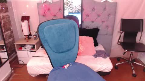 Snapshot of antolyh_c chatting on 03.20.26 antolyh_c online show from 03.20.26