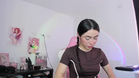 Snapshot of antonella_28_ chatting on 11.24.25 Antonella online show from 11.24.25