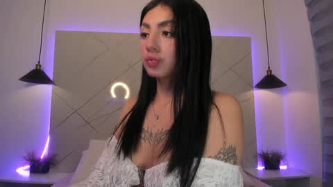 Snapshot of antonella__rouse chatting on 05.11.26 Antonella online show from 05.11.26