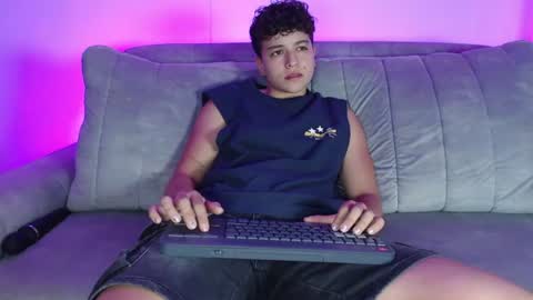 Snapshot of antonella_cruz02 chatting on 07.25.26 anto ford02 online show from 07.25.26