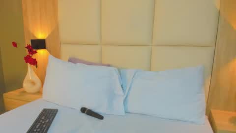 A N T O N E L L A  online show from 03.12.26