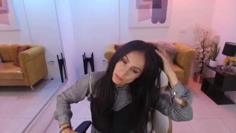Snapshot of antonella_rivers chatting on 05.11.26 Antonella. online show from 05.11.26