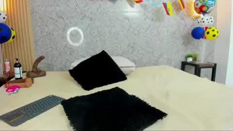 Snapshot of antonella_west chatting on 06.20.26 Anto online show from 06.20.26