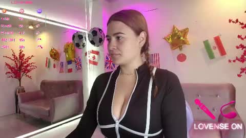 Snapshot of antonella_wiild chatting on 07.02.26 Antonella online show from 07.02.26